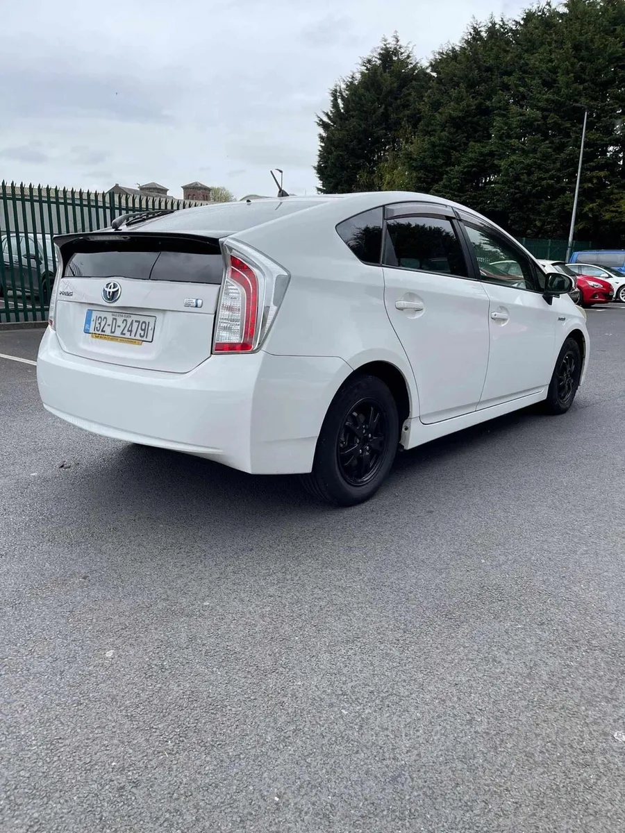 Toyota Prius 2013 - Image 1