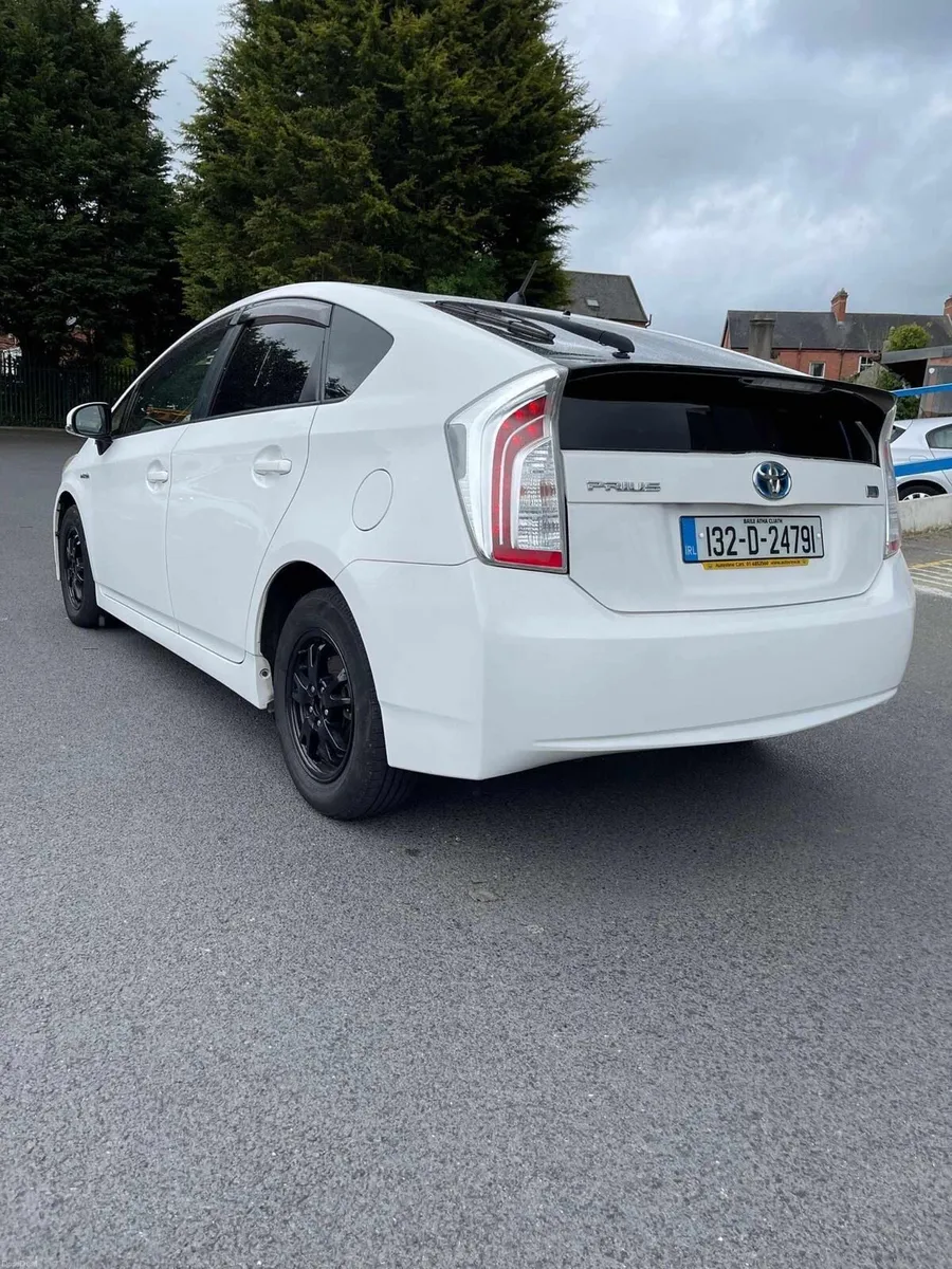 Toyota Prius 2013 - Image 3