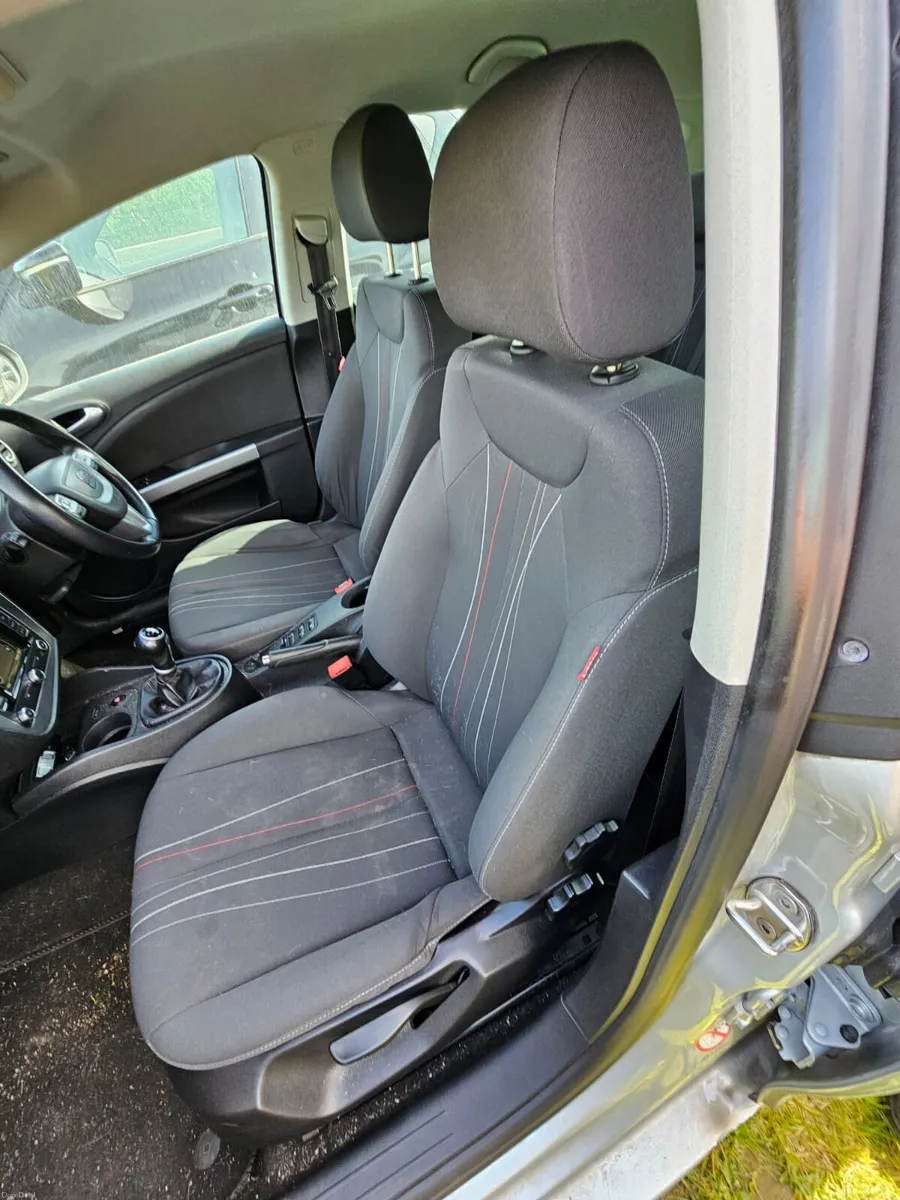 SEAT Leon 2012 diesel ⛽️ €2200 - Image 2