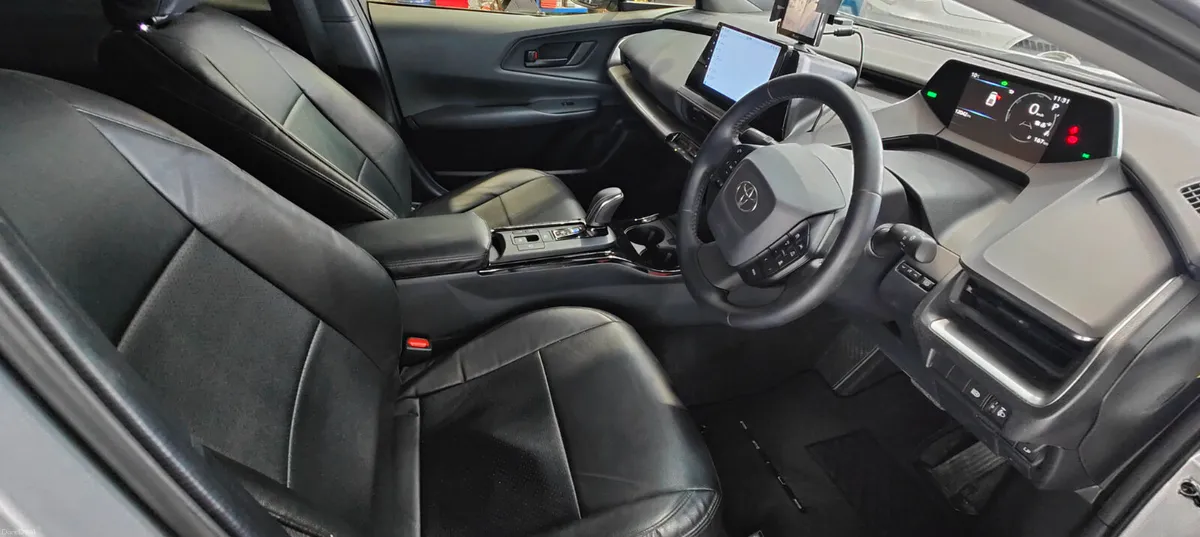 2025 Toyota Prius 1.8 Petrol Hybrid Self Charging - Image 6