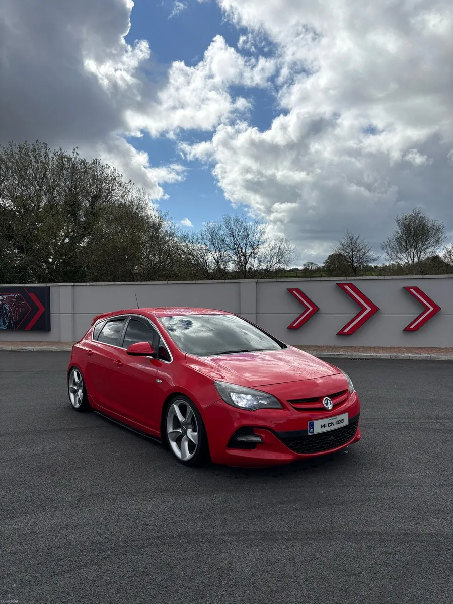 2014 Vauxhall Astra - Image 1