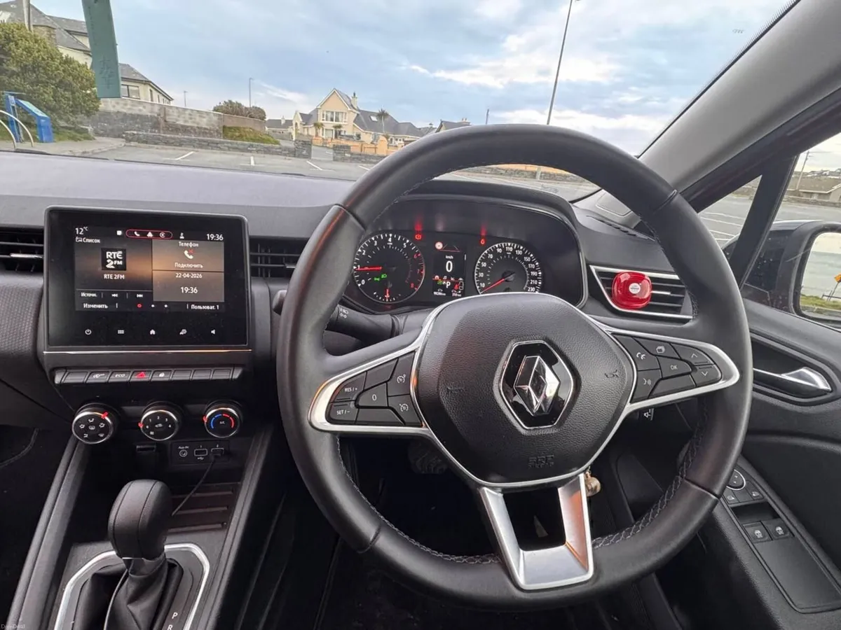 Renault Clio 2023 - Image 2