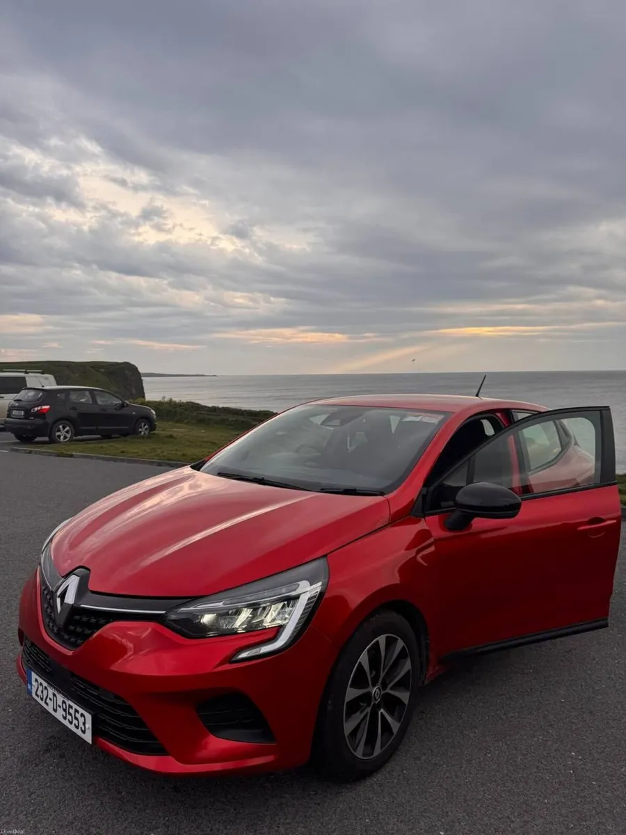 Renault Clio 2023 - Image 1
