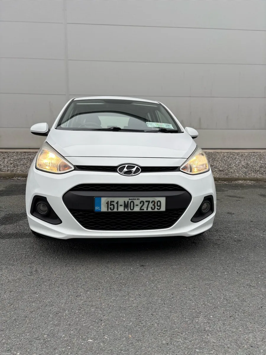 Hyundai i10  *1 OWNER* - Image 2