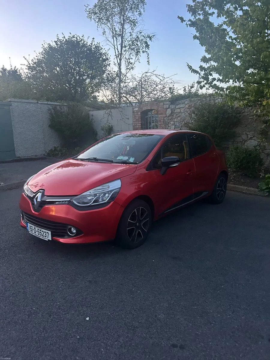 Renault Clio 2015 in excellent condition - Image 2