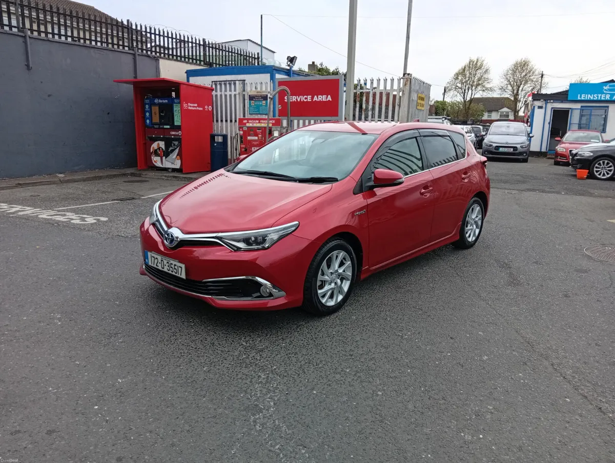 2017 Toyota auris hybrid only 71,000 kms - Image 3