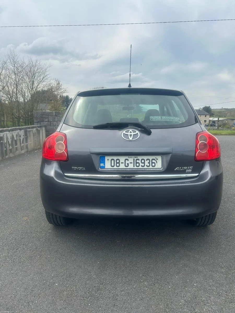 Toyota Auris 2008 - Image 2