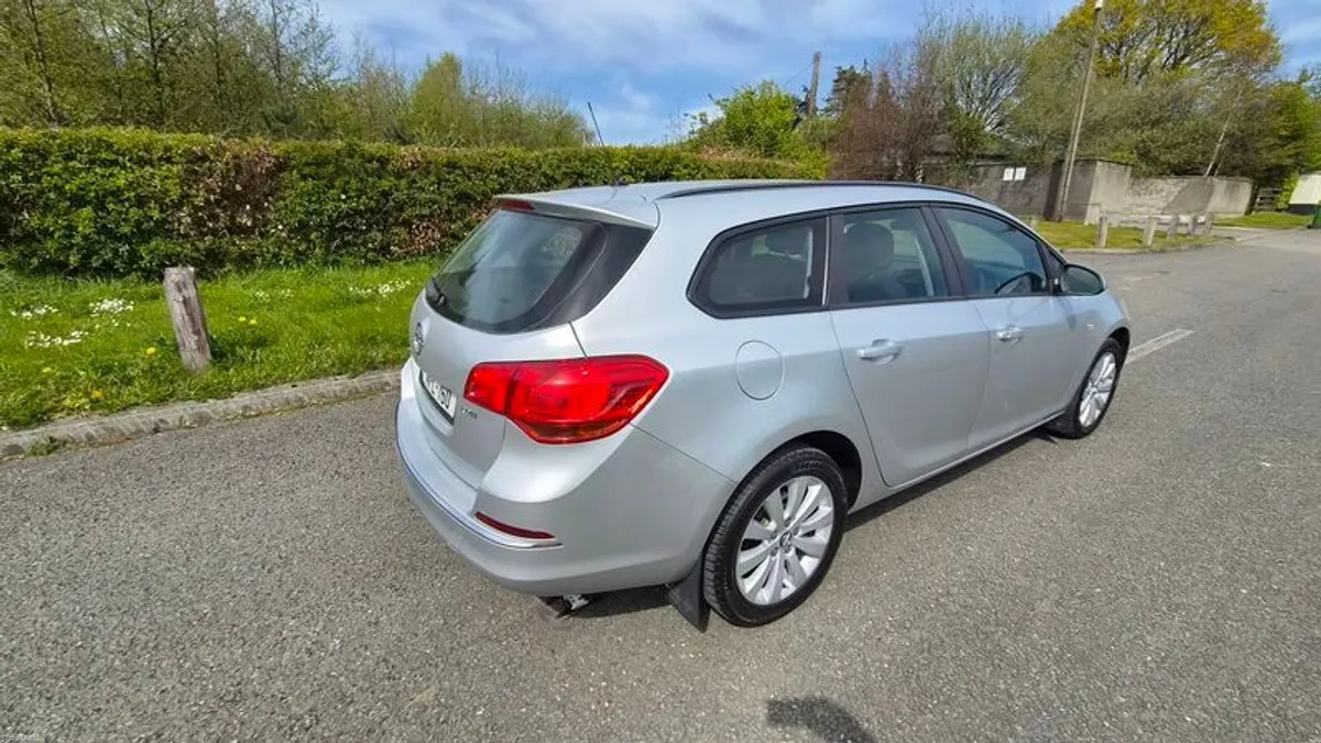 2014 Opel Astra - Image 4