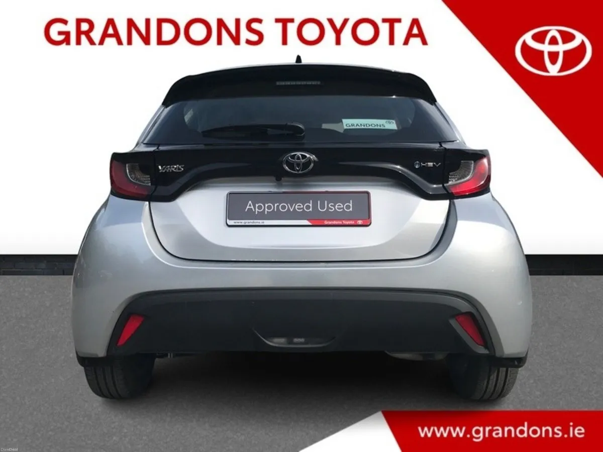 Toyota Yaris HYBRID 1.5 LUNA - GRANDONS - Image 4