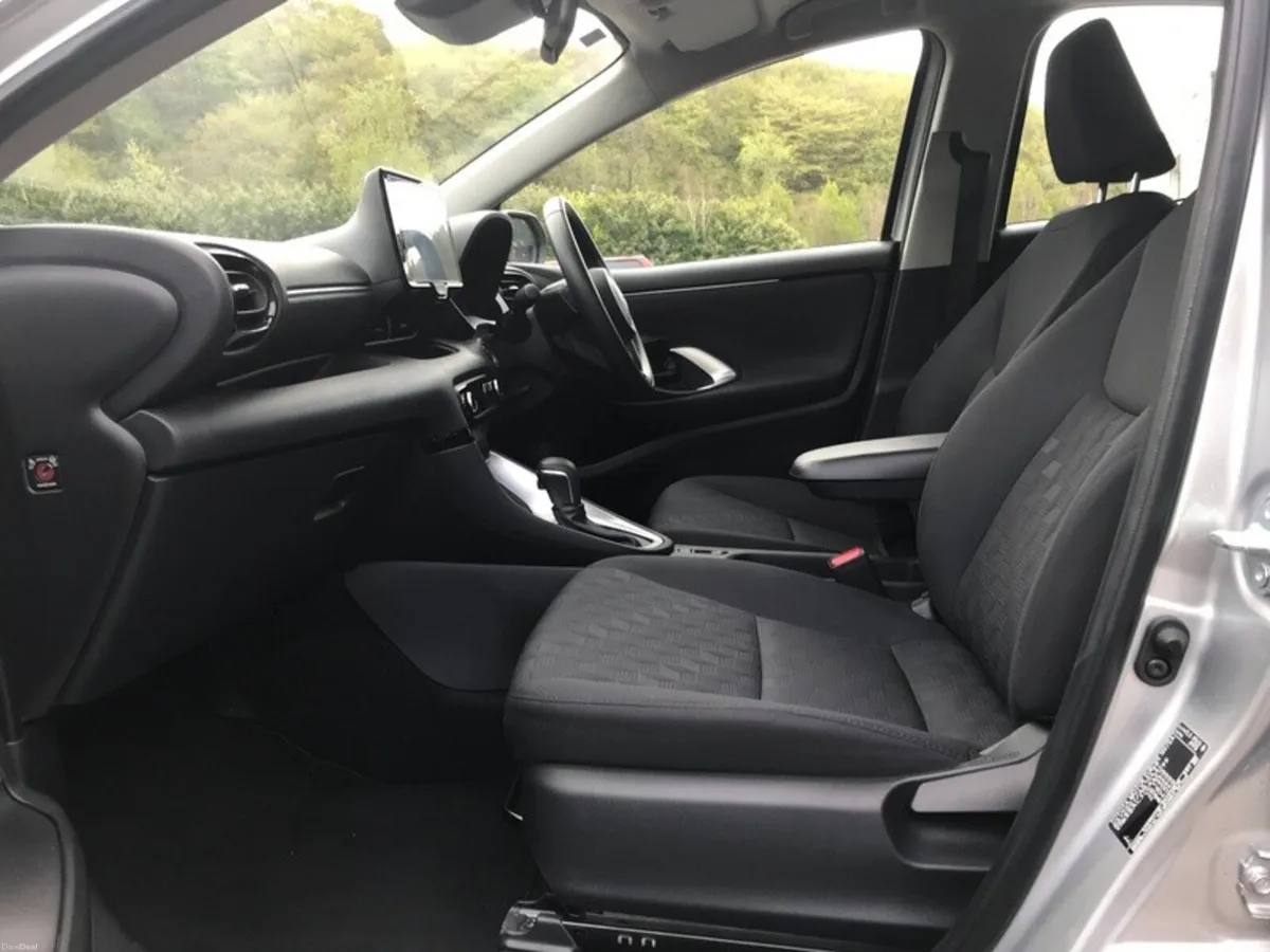 Toyota Yaris HYBRID 1.5 LUNA - GRANDONS - Image 6