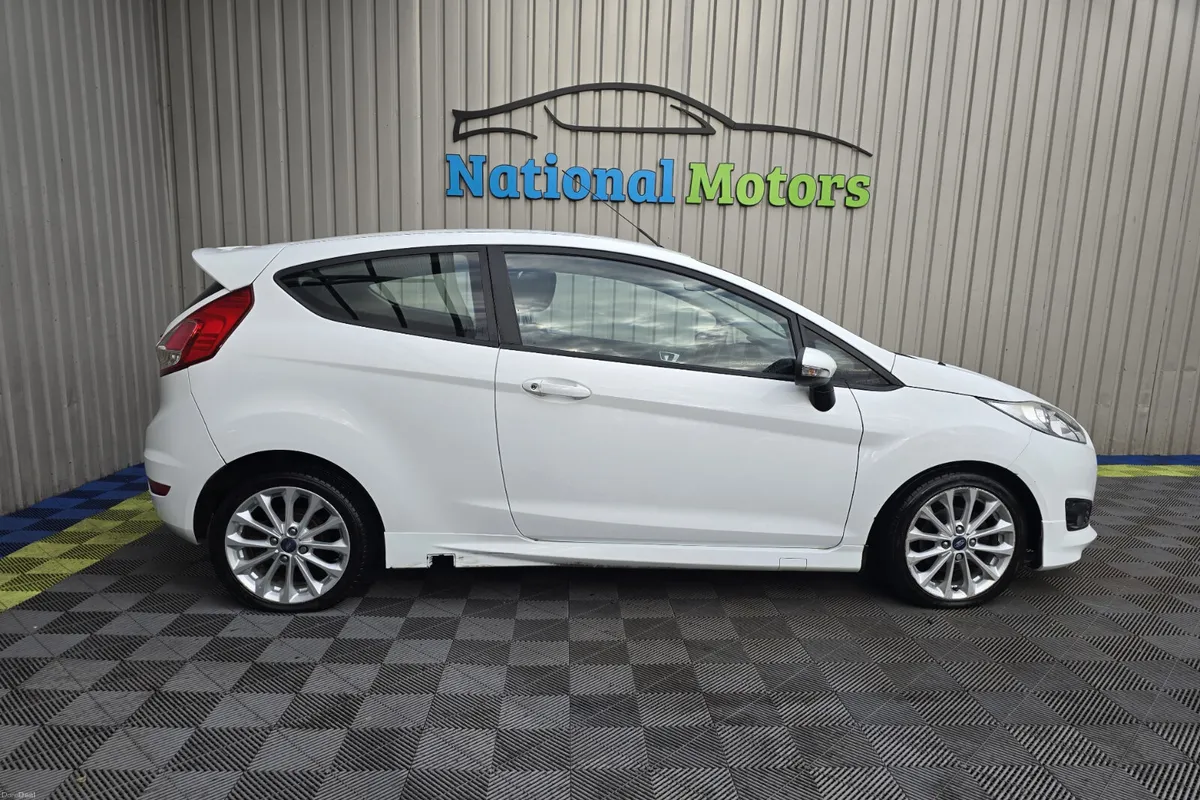 2015 Ford Fiesta Zetec-S 1.0 Petrol - Image 2