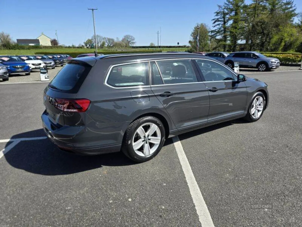Volkswagen Passat SE Nav - Image 5