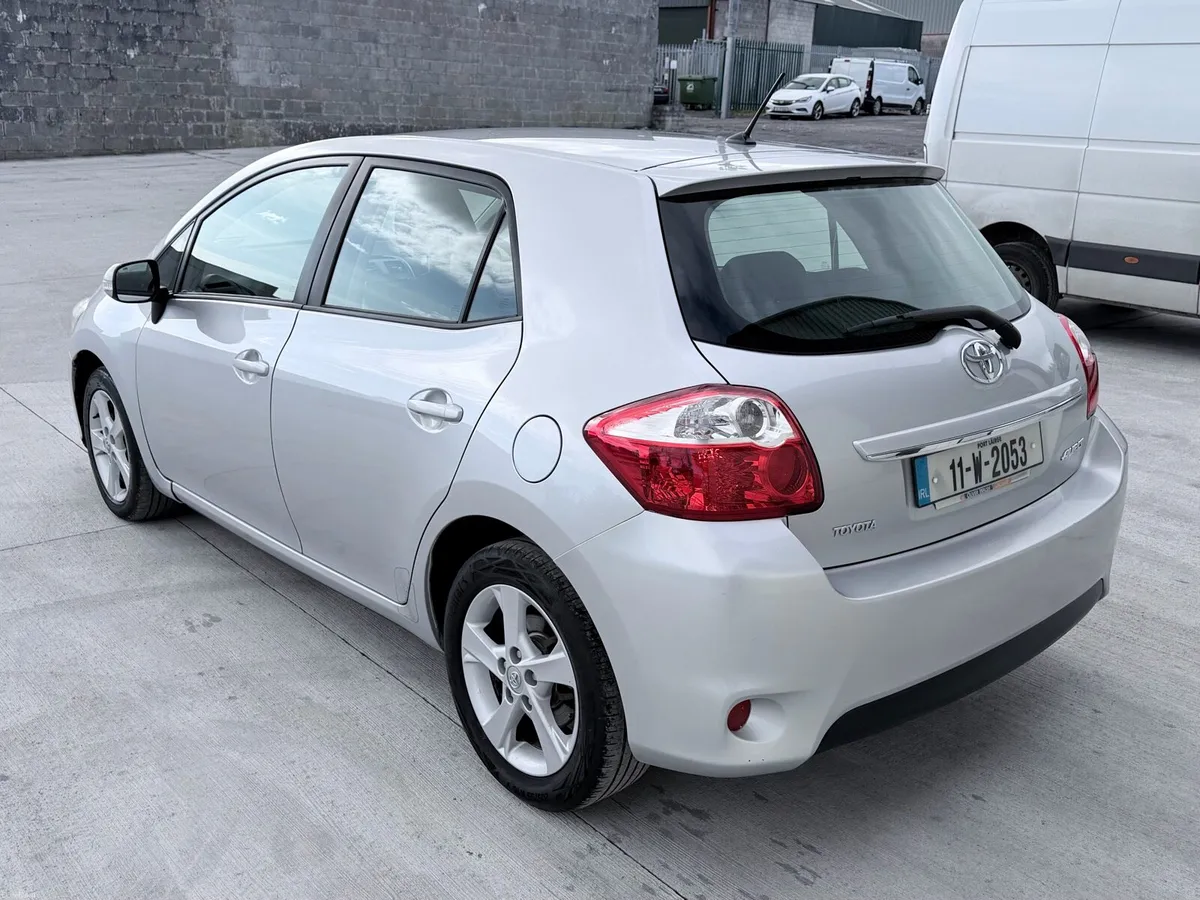 Auris Petrol  *low miles *new nct - Image 4