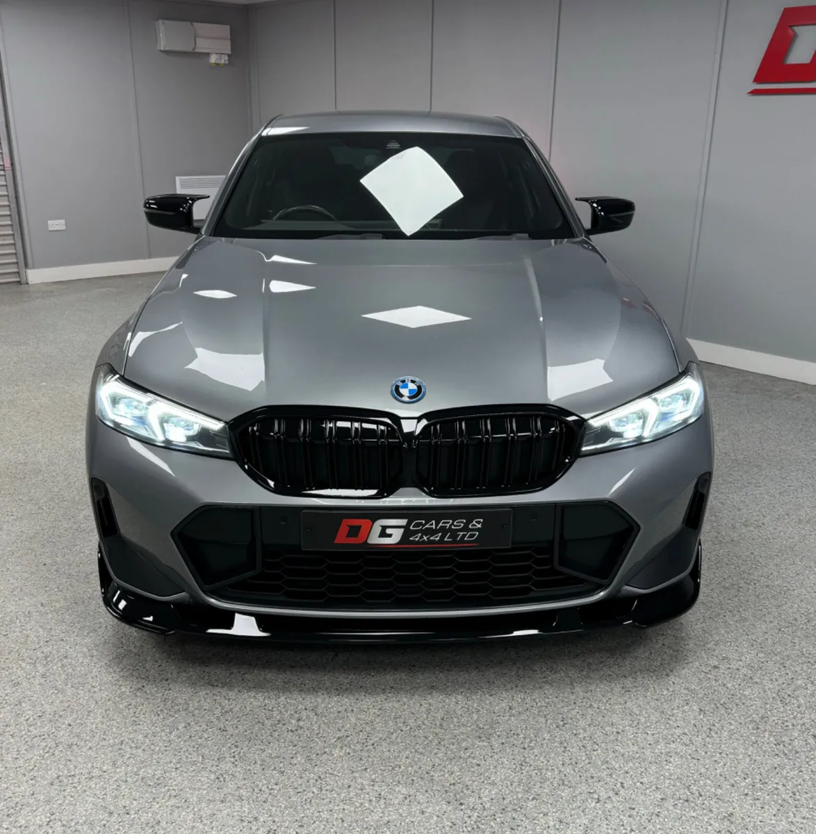2022 BMW 330E M Sport X Drive Automatic - Image 2