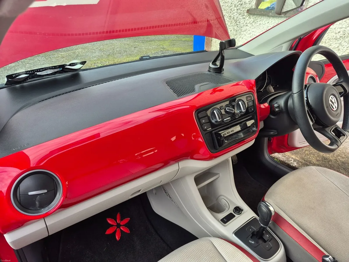 Volkswagen up! 2014 - Image 4