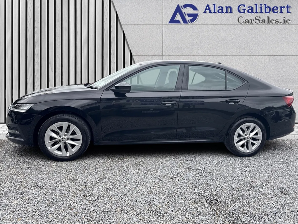Skoda Octavia AMBITION 2.0 TDI New Model - Image 5