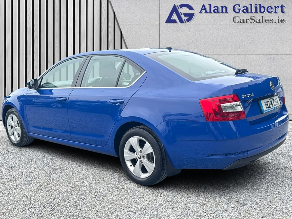 Skoda Octavia 1.0 TSI SE TECH 115PS 5DR - Image 2