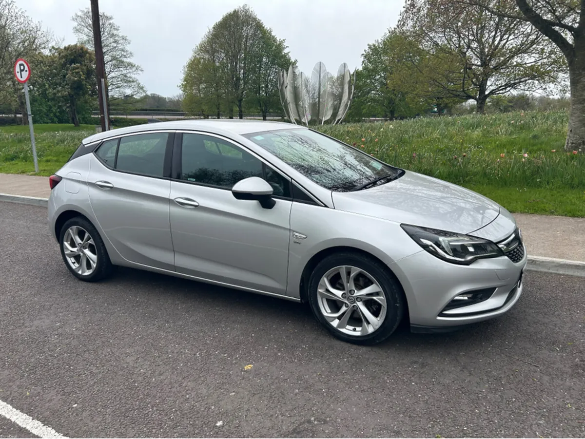 Opel Astra 1.6 CDTI SRI NAV S/S 5 5DR 136PS - Image 4