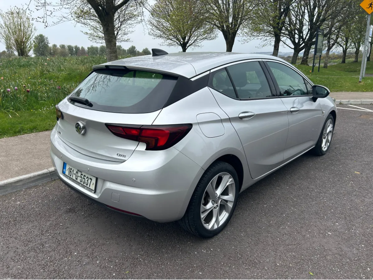 Opel Astra 1.6 CDTI SRI NAV S/S 5 5DR 136PS - Image 5