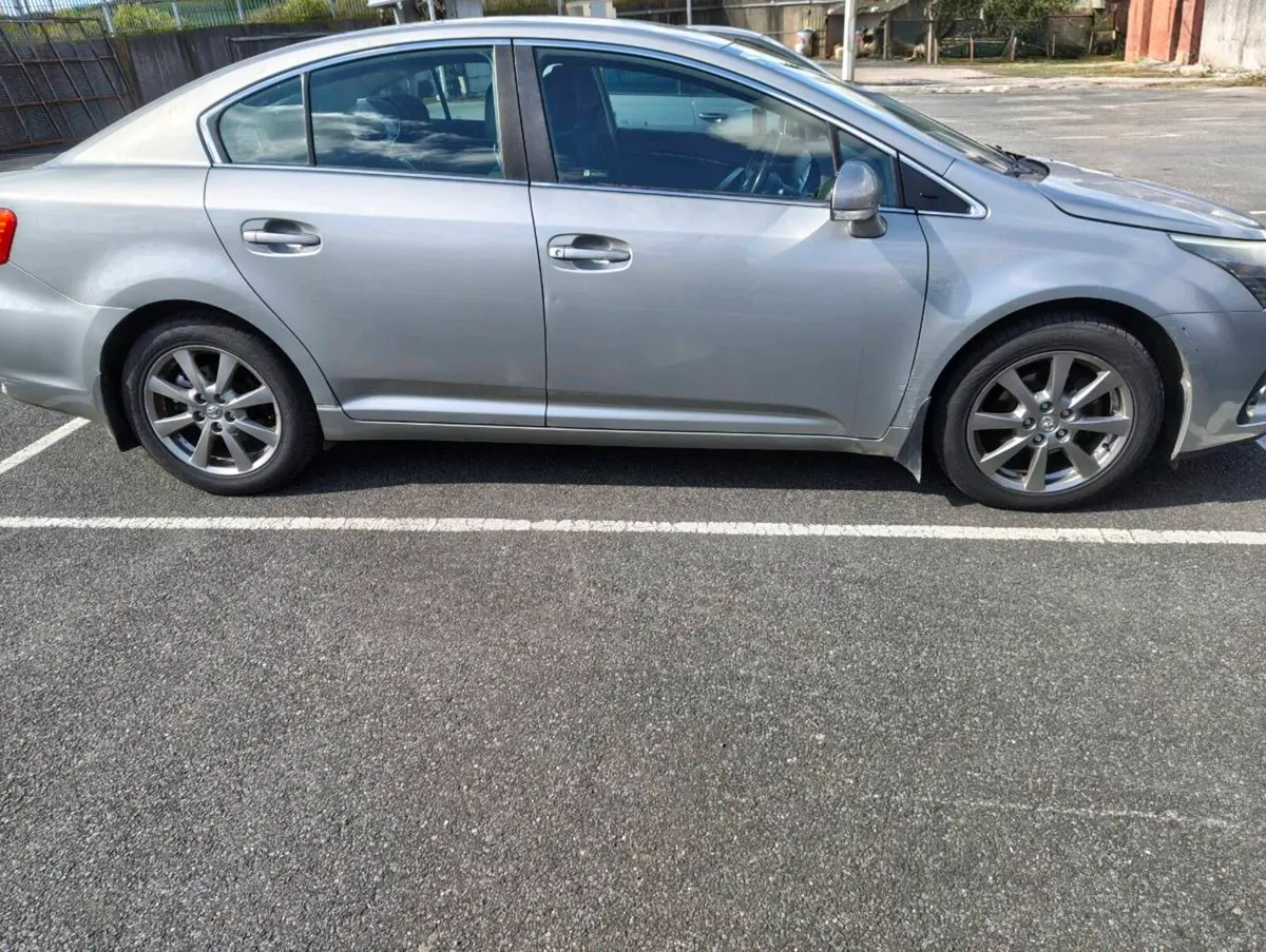 Toyota Avensis - Image 4