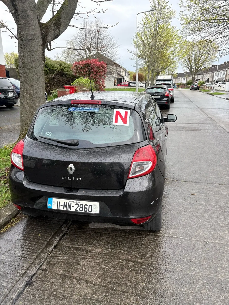 2011 Renault Clio - Image 2