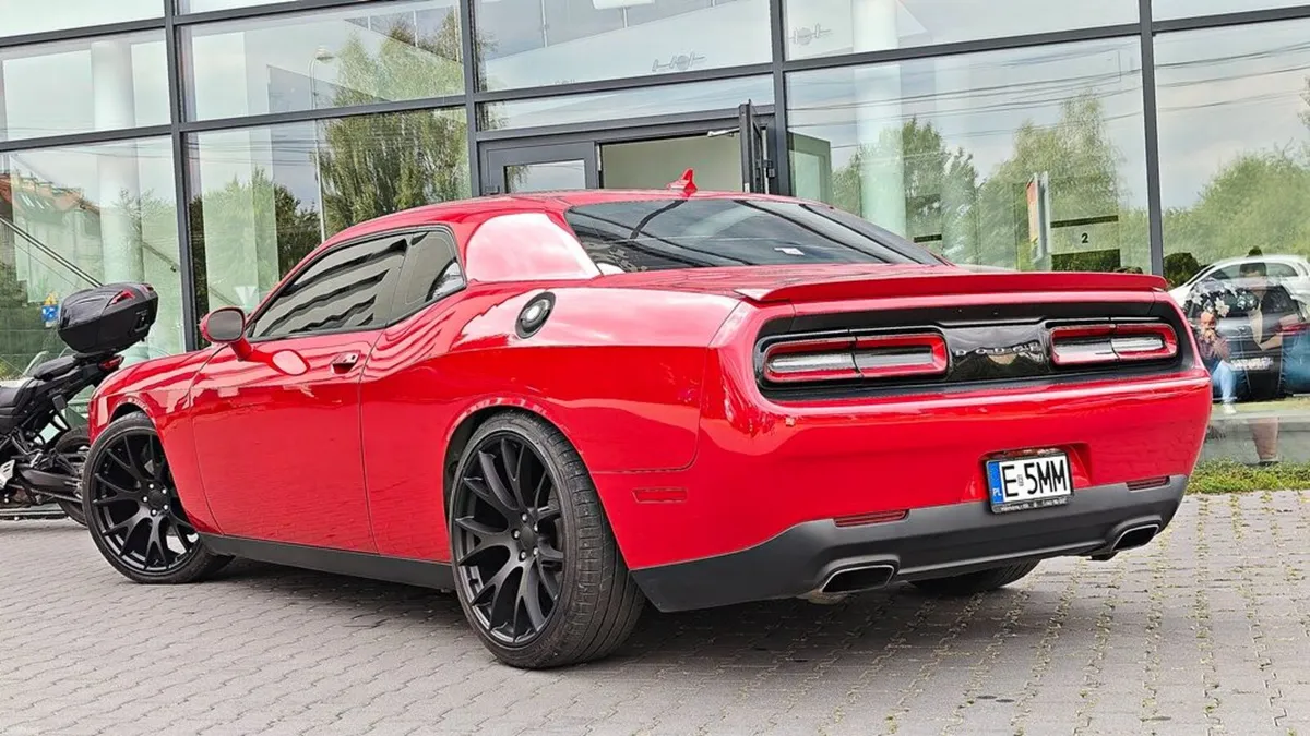 Dodge challenger - Image 2