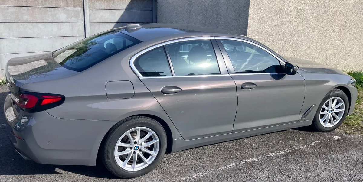 BMW 5-Series 2.0 G30  LCI Mild HYBRID Technology - Image 2