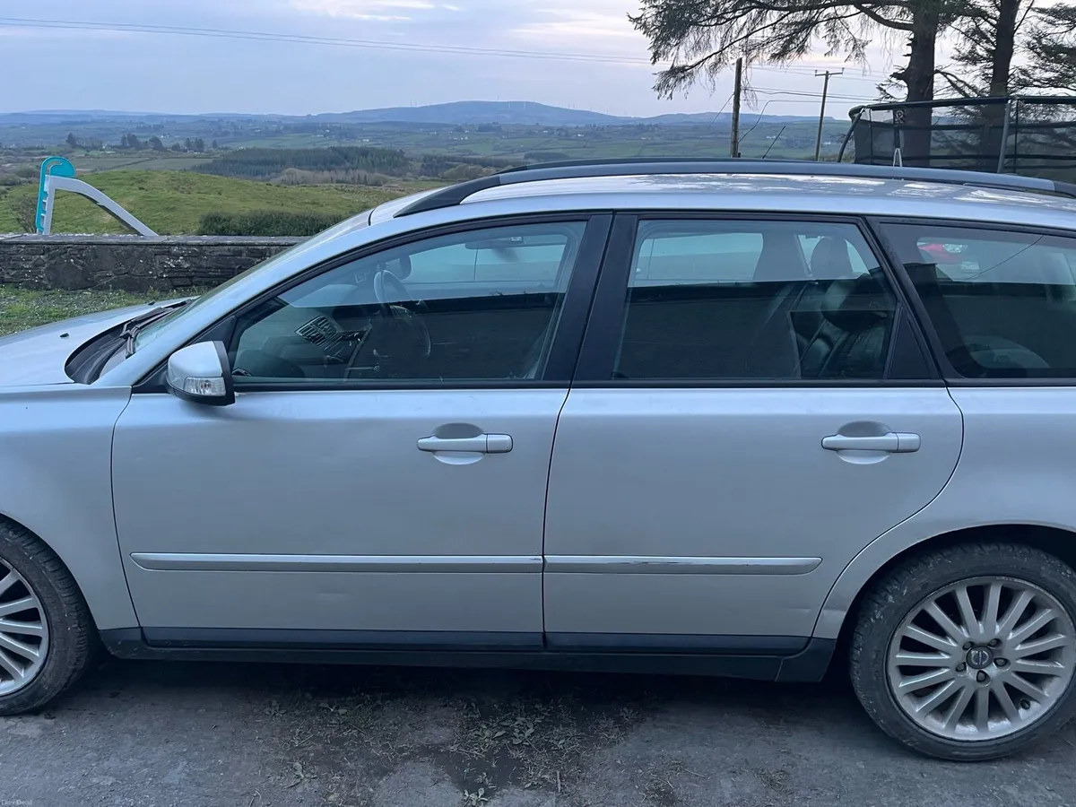 2007 Volvo V50 | 1.8 Petrol | Manual | NCT 06/26 - Image 3