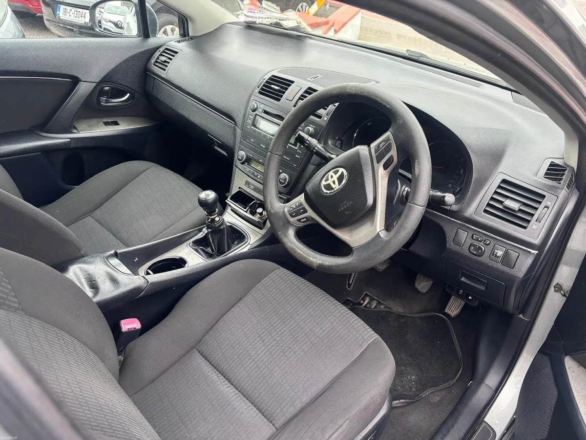 Toyota Avensis 2010 DIESEL  2.0  TRADE  SALE - Image 4