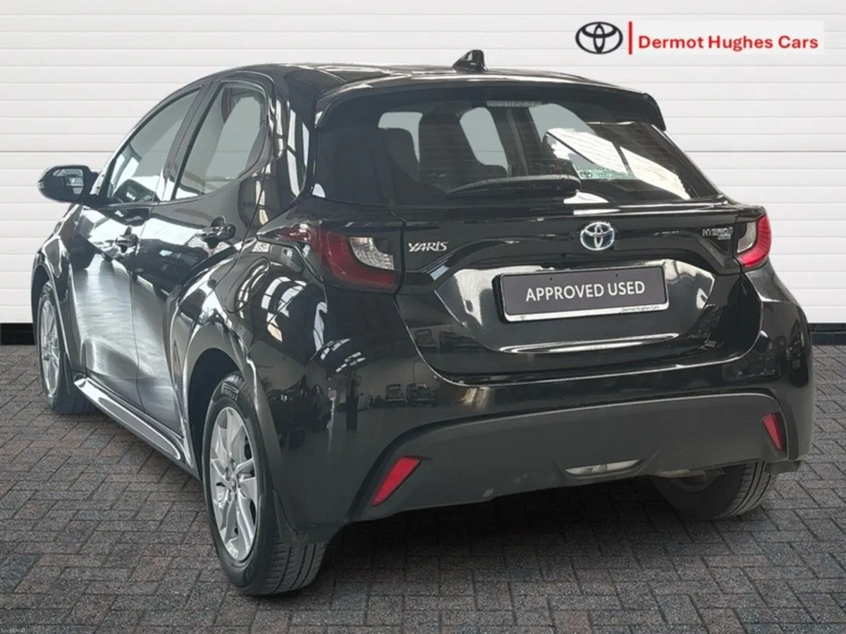 Toyota Yaris HYBRID LUNA 4DR AUTO - Image 2