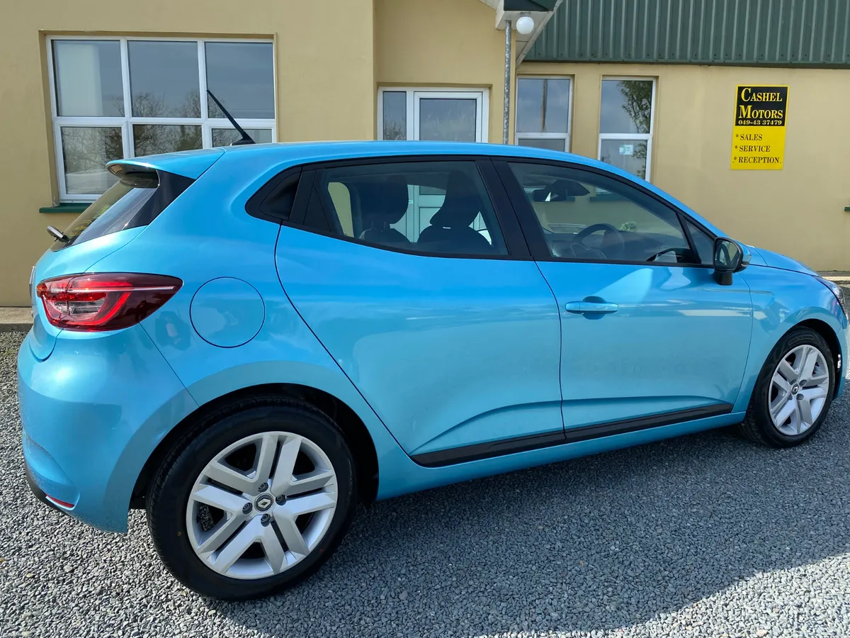 Renault Clio 2022 - Image 2