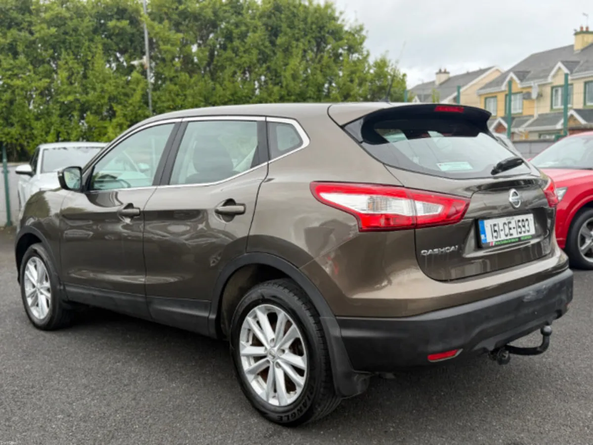 Nissan Qashqai 1.2 PET SV 5DR - Image 3