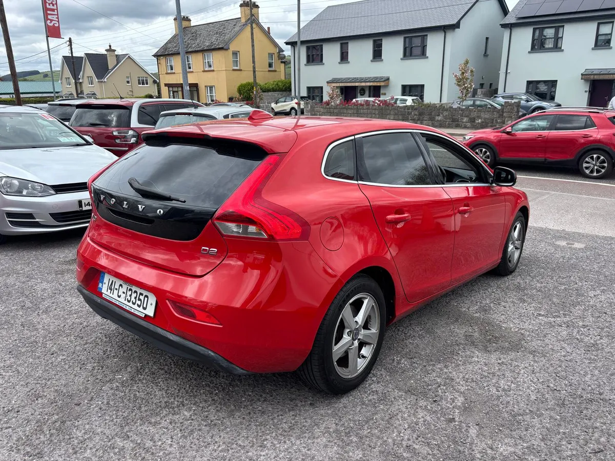 Volvo V40 2014  DIESEL  1.6 - Image 4