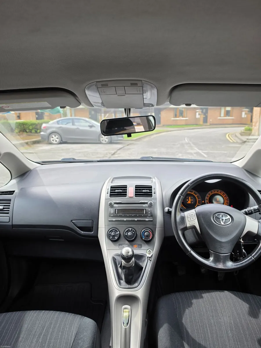 Toyota Auris 2010 - Image 3