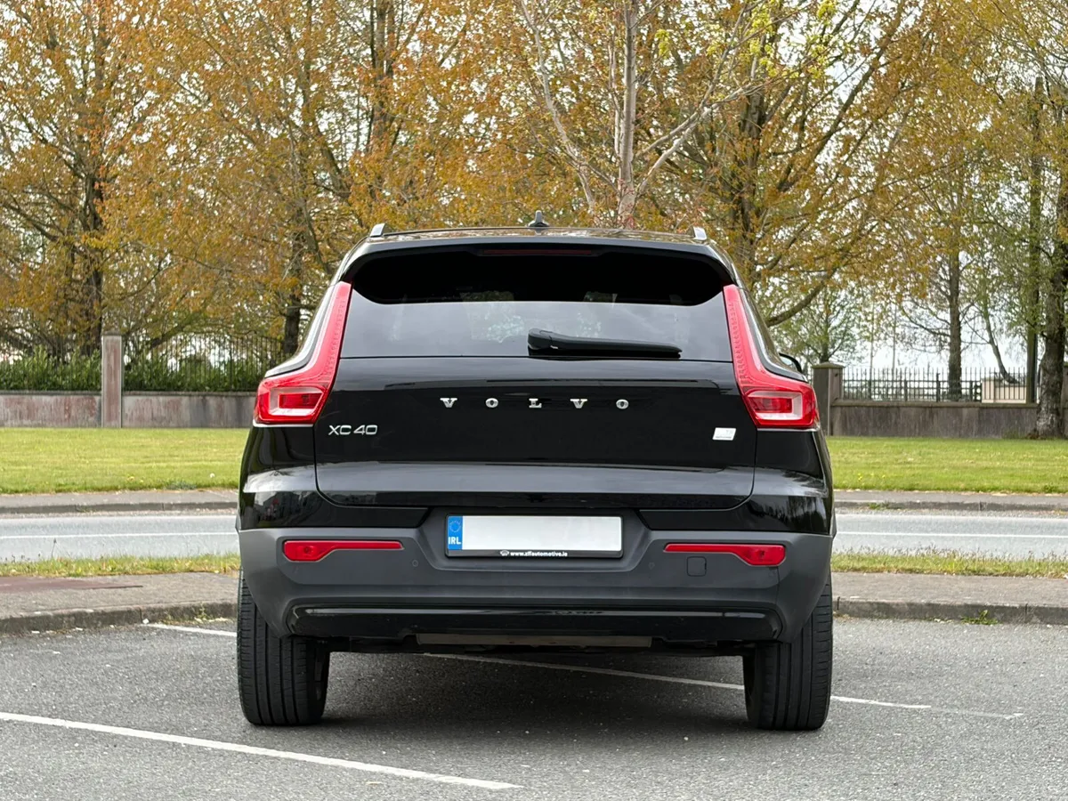 2022 Volvo XC40 1.5 R-Design Pro T5 - Image 4