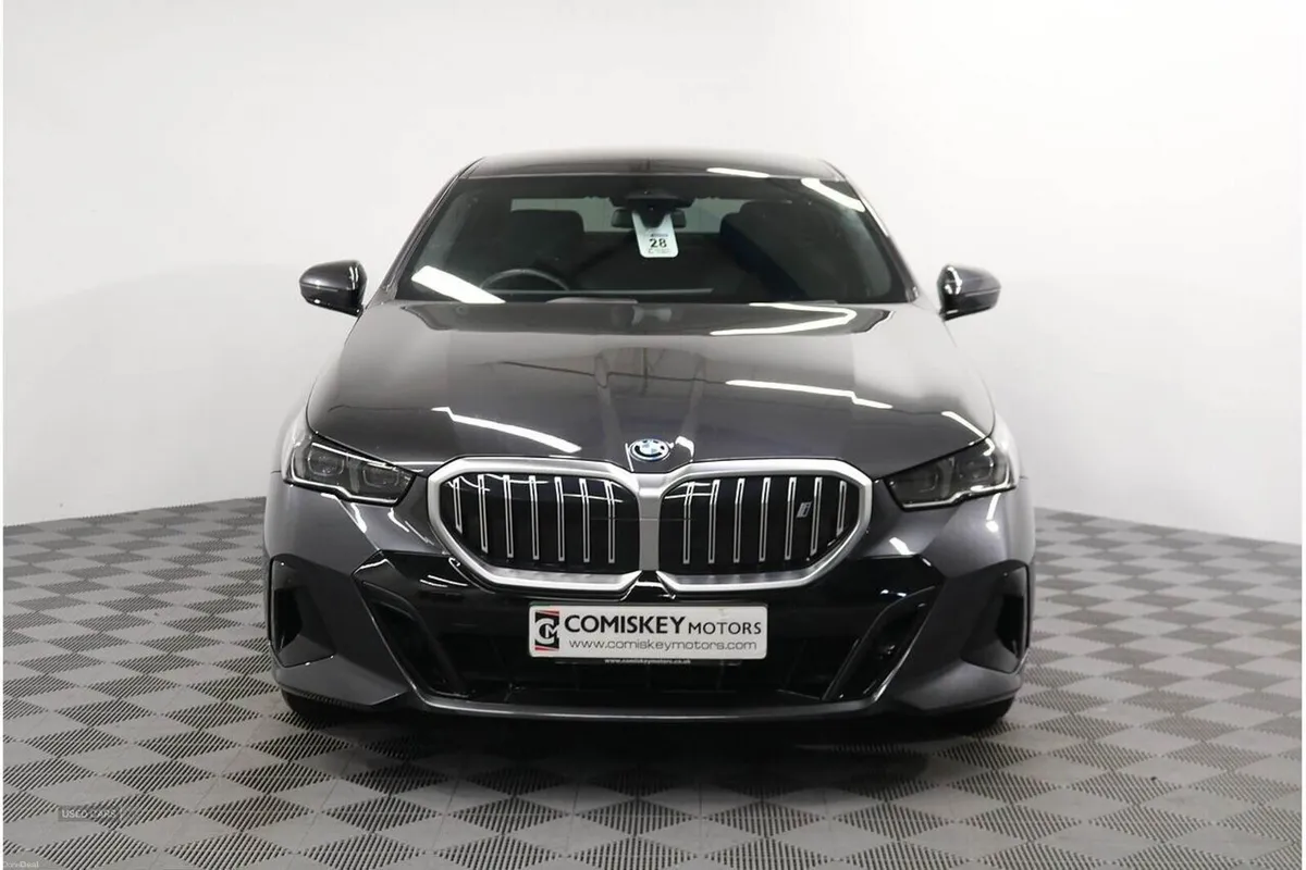 BMW i5 40 M Sport - Image 2