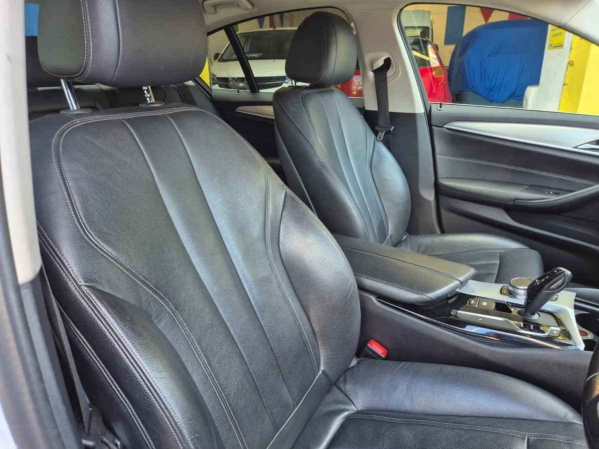 BMW 5-Series 2019 - Image 5
