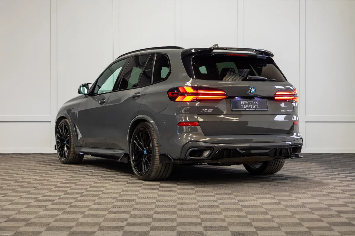 222 BMW X5 X-Drive 45e M-Sport - Image 4
