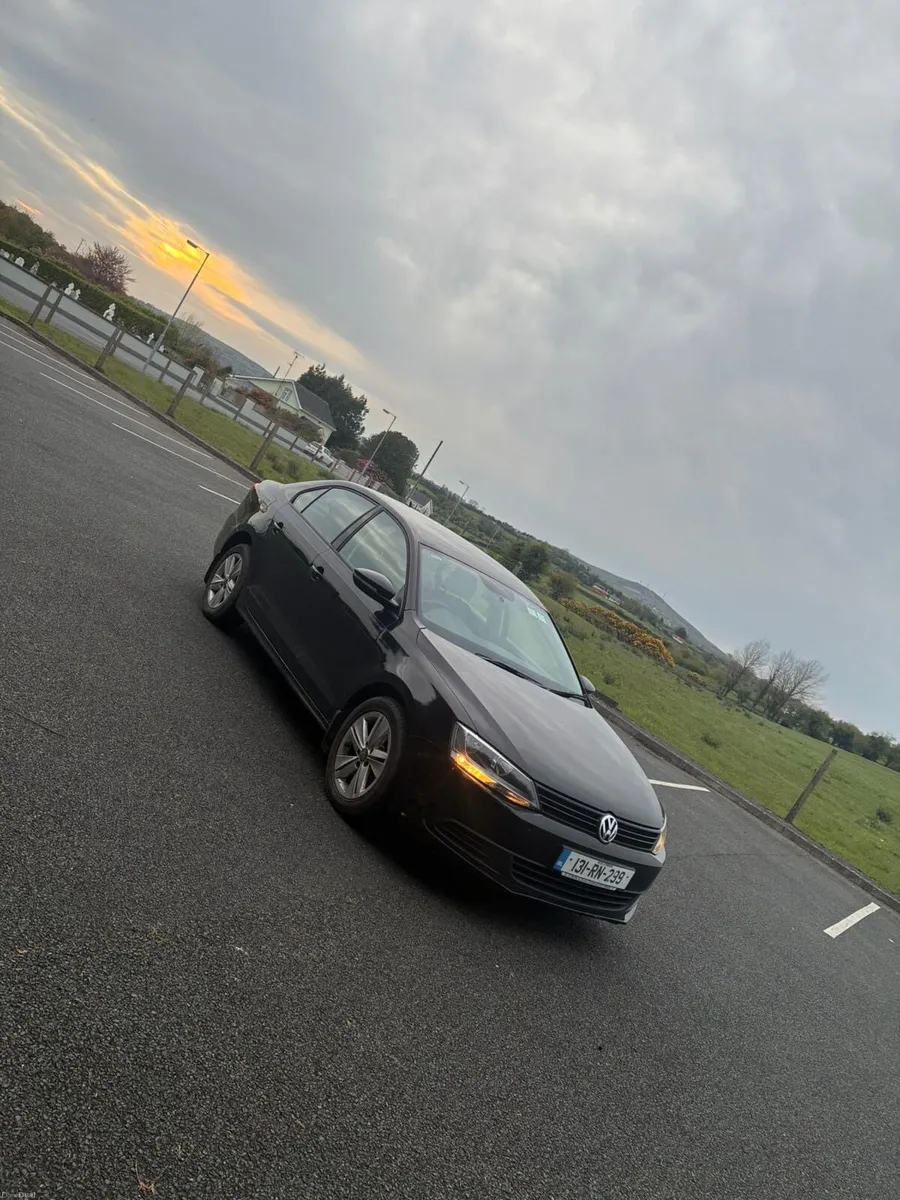 Volkswagen Jetta - Image 2