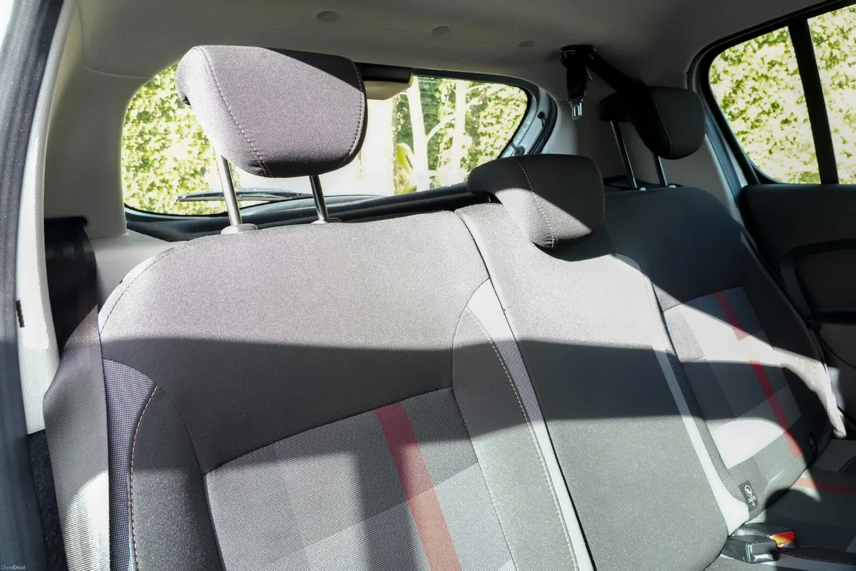 2019 Dacia Sandero TECHROAD 0.9 Petrol Manual - Image 4