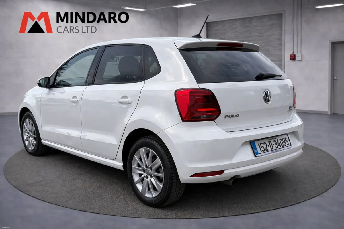 Volkswagen Polo 2015//AUTOMATIC//LOW KMS - Image 4