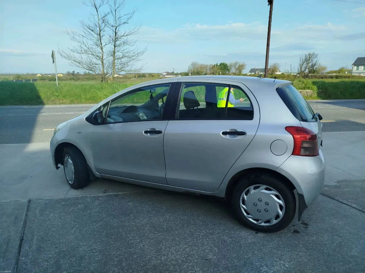 2009 Toyota Yaris - Image 4