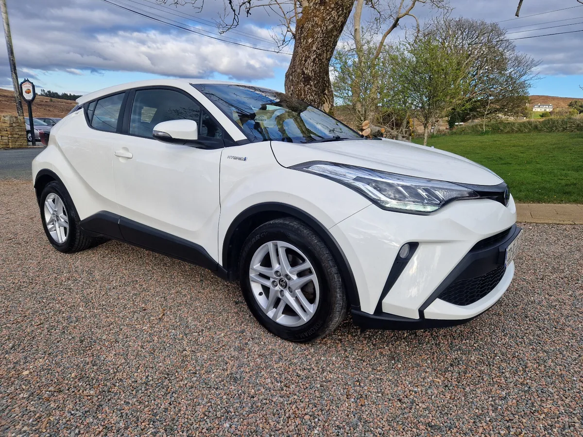 Toyota C-HR 2022 - Image 2