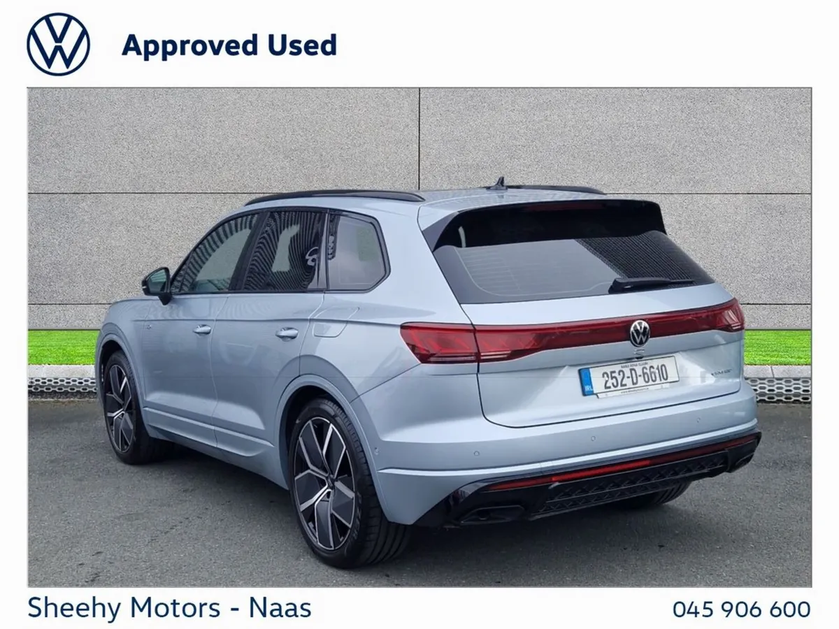 Volkswagen Touareg R 3.0TSI PHEV, 21" Leeds Alloys - Image 4