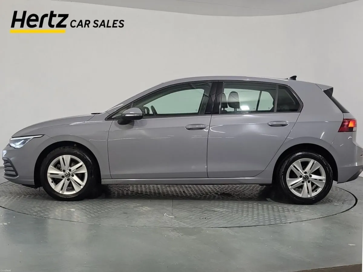 Volkswagen Golf LIFE 2.0 TDI 115HP Diesel Manual - Image 4