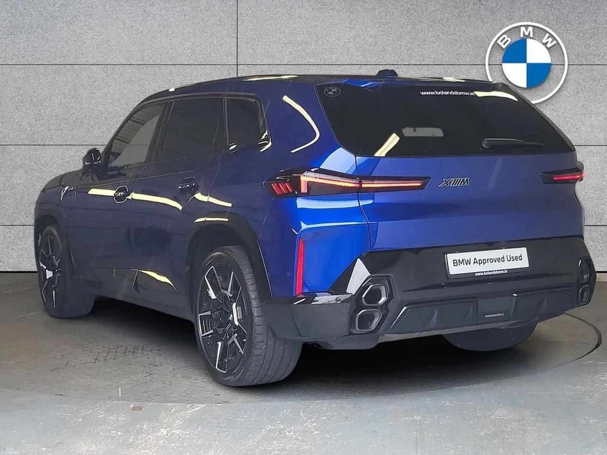BMW XM 50e - Image 3