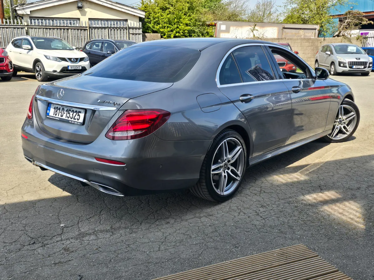 181 MERCEDES BENZ E200 *AMG LINE* - Image 3