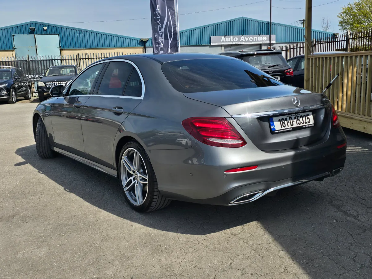 181 MERCEDES BENZ E200 *AMG LINE* - Image 4