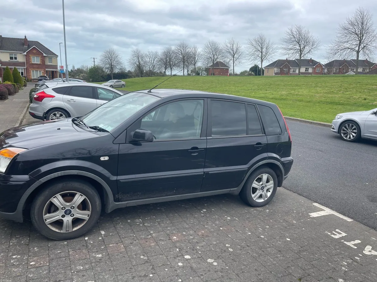 Ford Fusion - Image 2