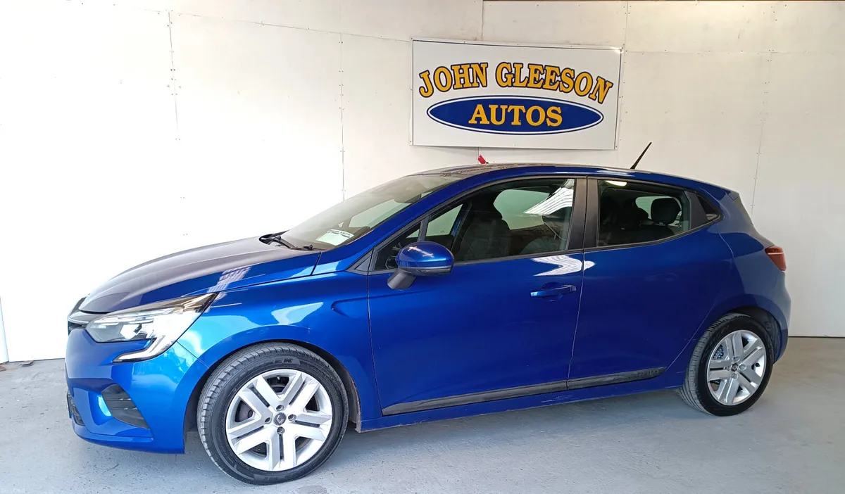 Renault Clio 2022 - Image 1